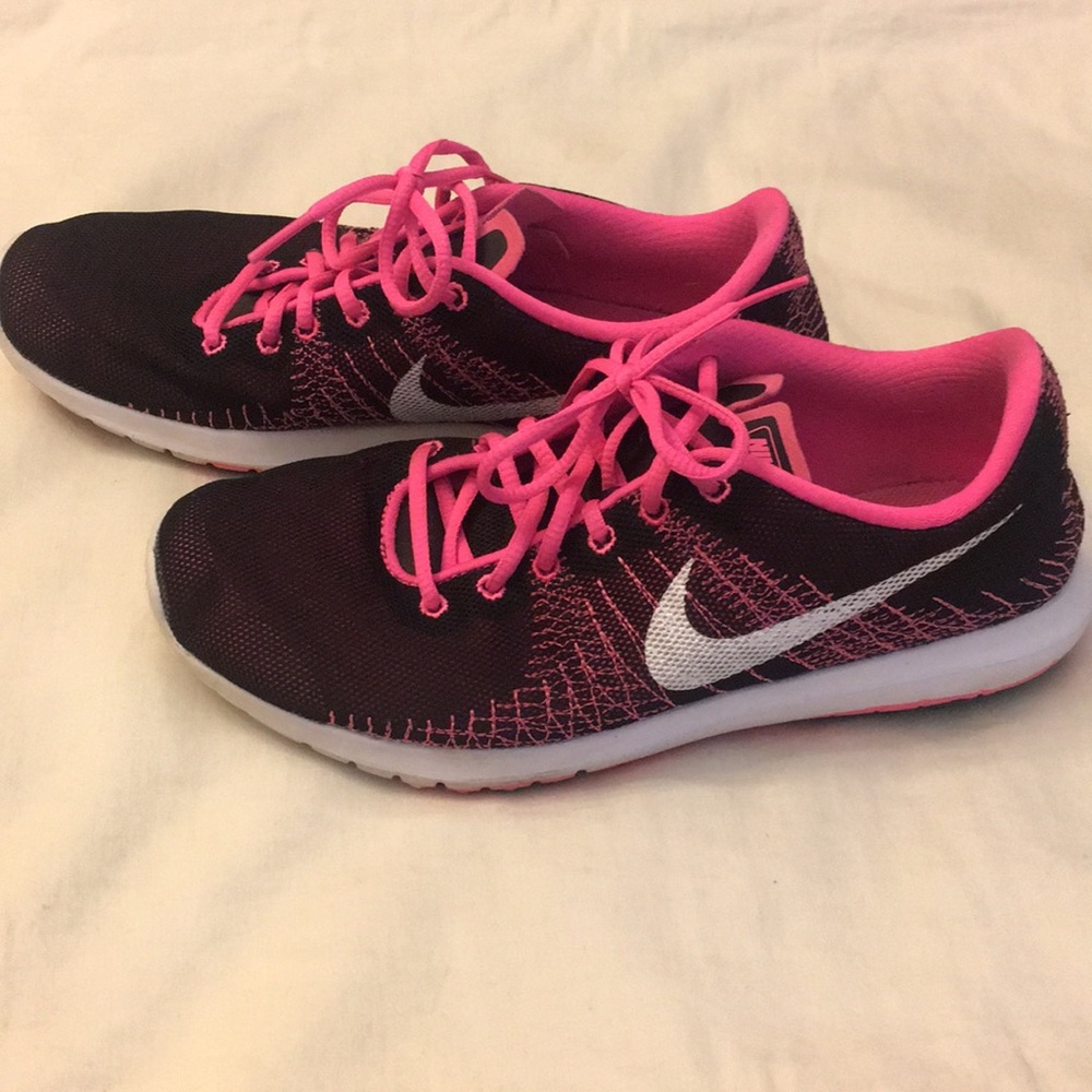 NIKE SHOES!!